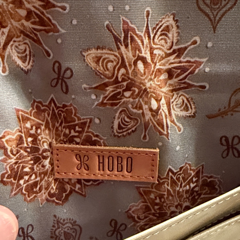 HOBO Gold Metallic Trifold Clutch/Wallet - Picture 3 of 17